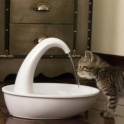 Pioneer Pet Otomatik Kedi Köpek Suluğu Plastik Kuğu 2,4 Litre - 2